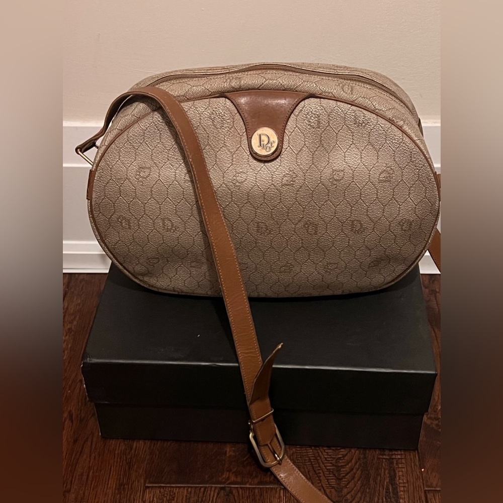Gorgeous vintage Dior crossbody purse